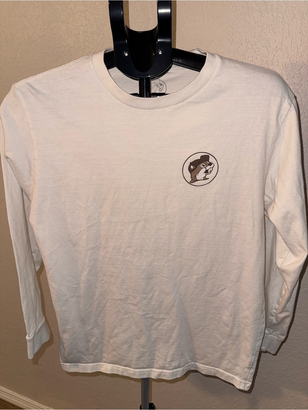 Buc-ee’s official Men's Long-Sleeve Crew Neck Shirt in Off-White with Small Logo